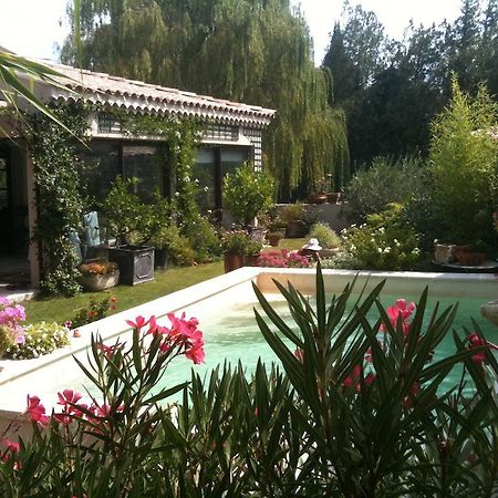 Le Clos Martin Eyragues ภายนอก รูปภาพ