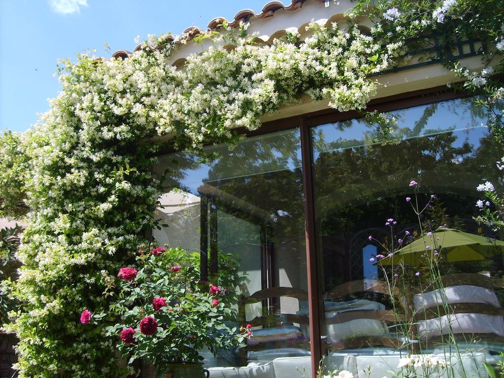 Le Clos Martin Eyragues ภายนอก รูปภาพ