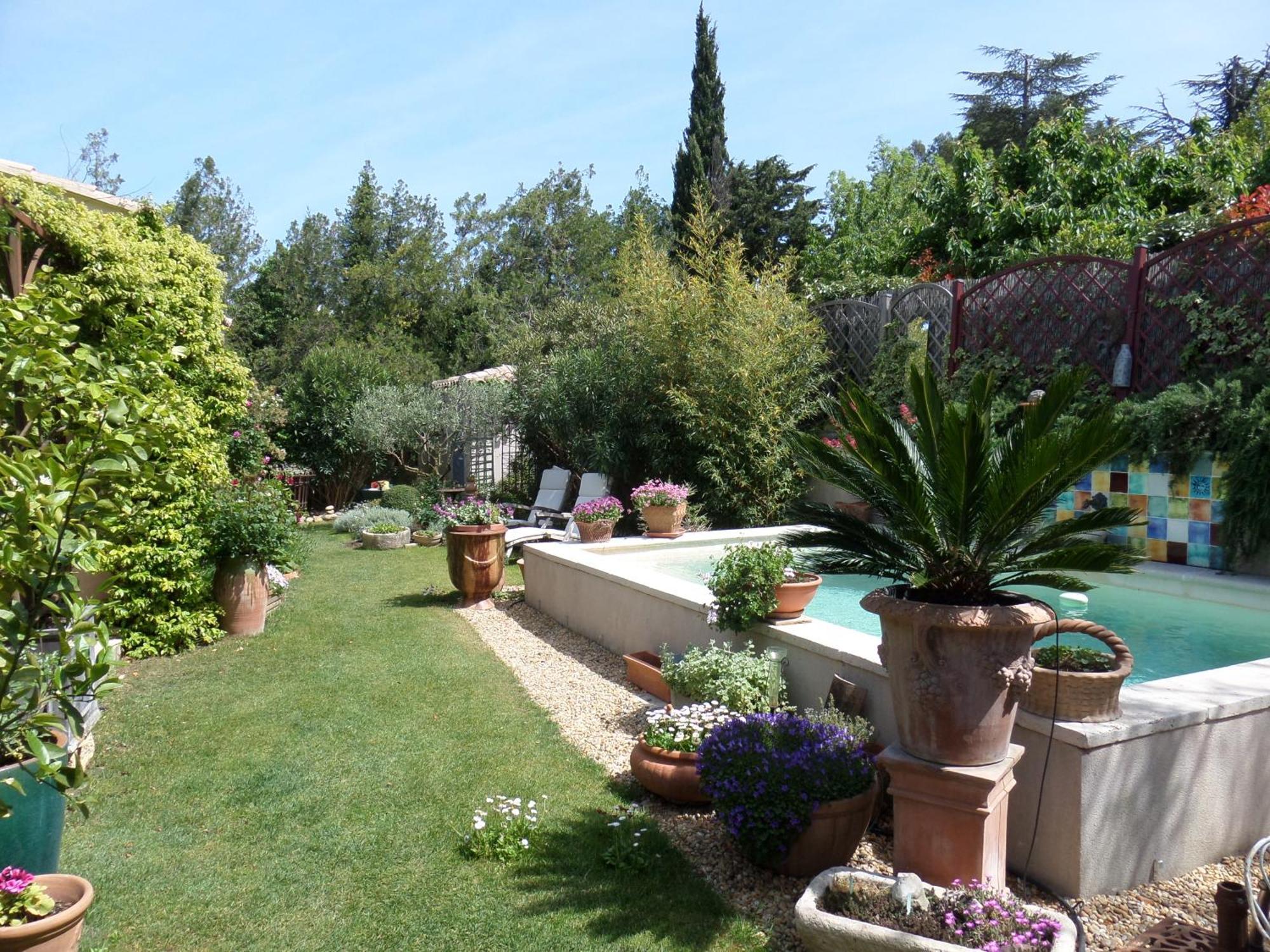 Le Clos Martin Eyragues ภายนอก รูปภาพ